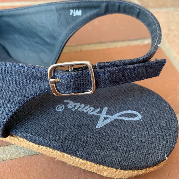 NWT Annie Black Canvas Slingback Wedge Heeled Shoes - Picture 9 of 9